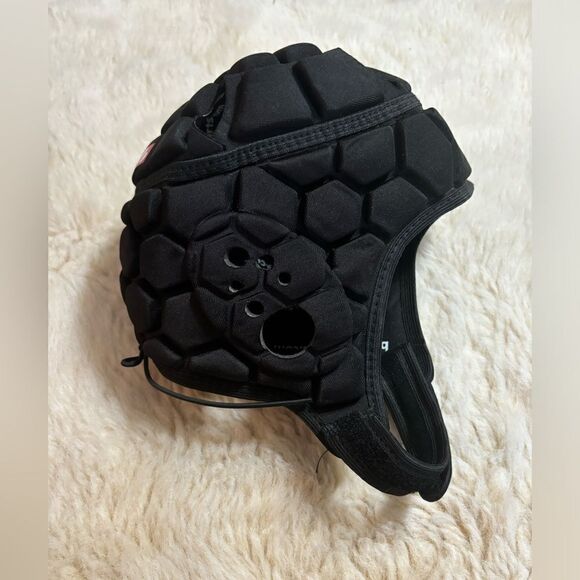 Amazon Black Protective Sports Helmet - Picture 6 of 6